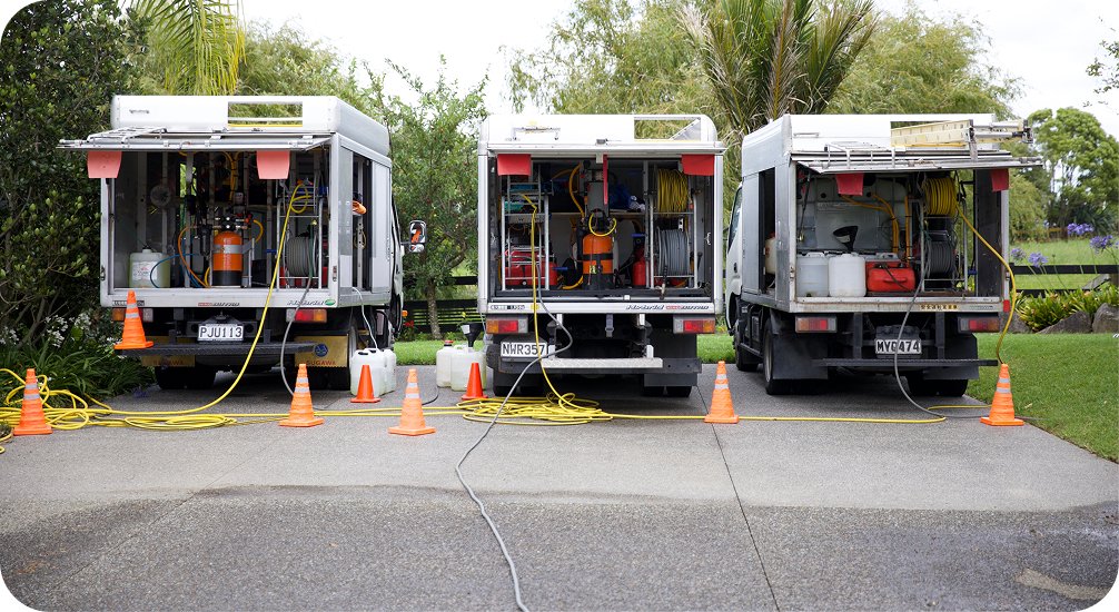 HWNZ crew completing a soft wash on an Auckland home