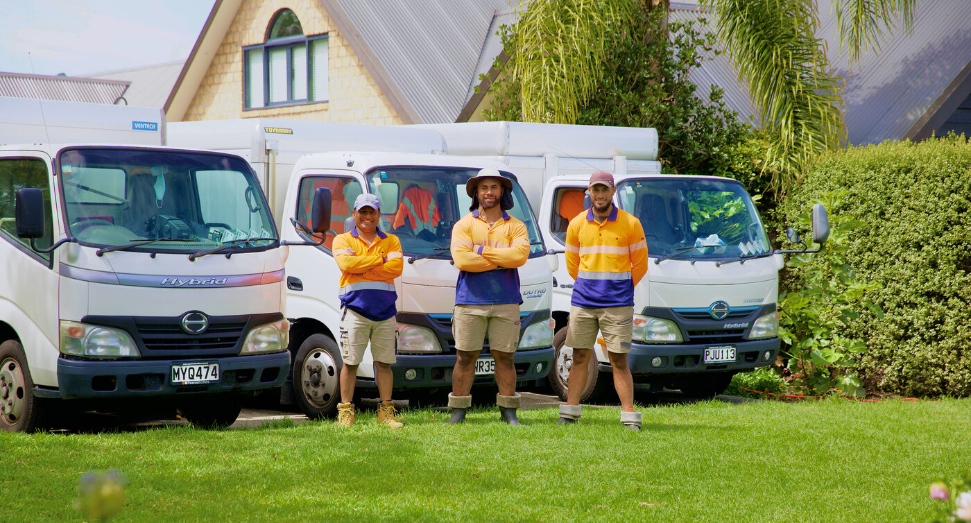 HWNZ crew and vehicles